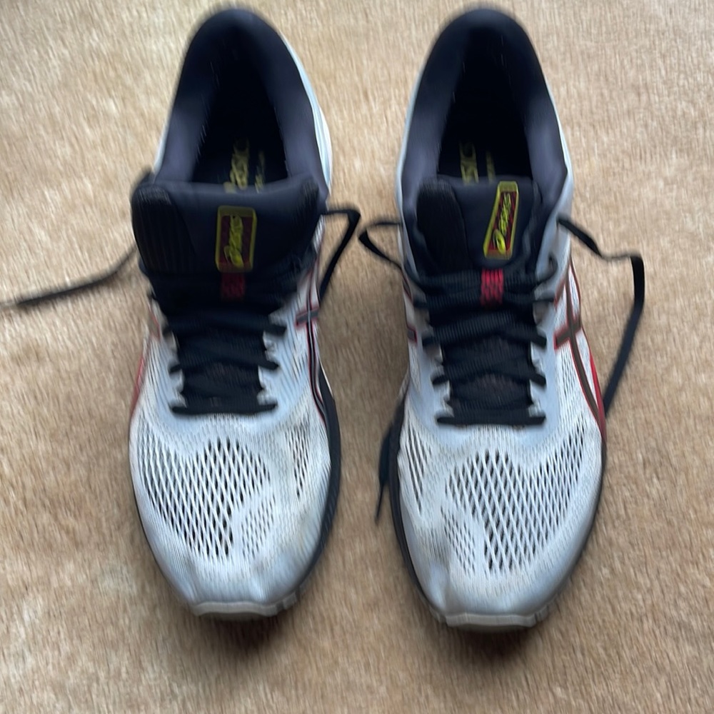 ASICS Gel-Kayano 26 size 13.  Good condition.